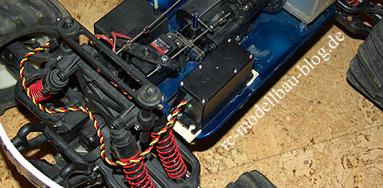 traxxas-t-maxx-mit-hitec-805bb-jumboservo-4