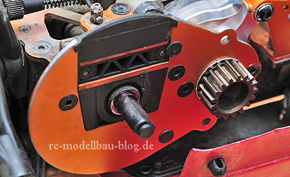 kupplungsglockenhalter-montieren-hpi-baja-5b-14