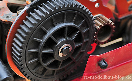 kupplungsglockenhalter-montieren-hpi-baja-5b-15