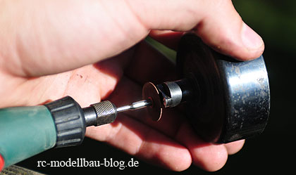 Abschleifen mit Dremel und Trennscheibe