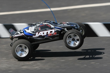 Traxxas Jato 3.3 2WD Offroader Wheelie